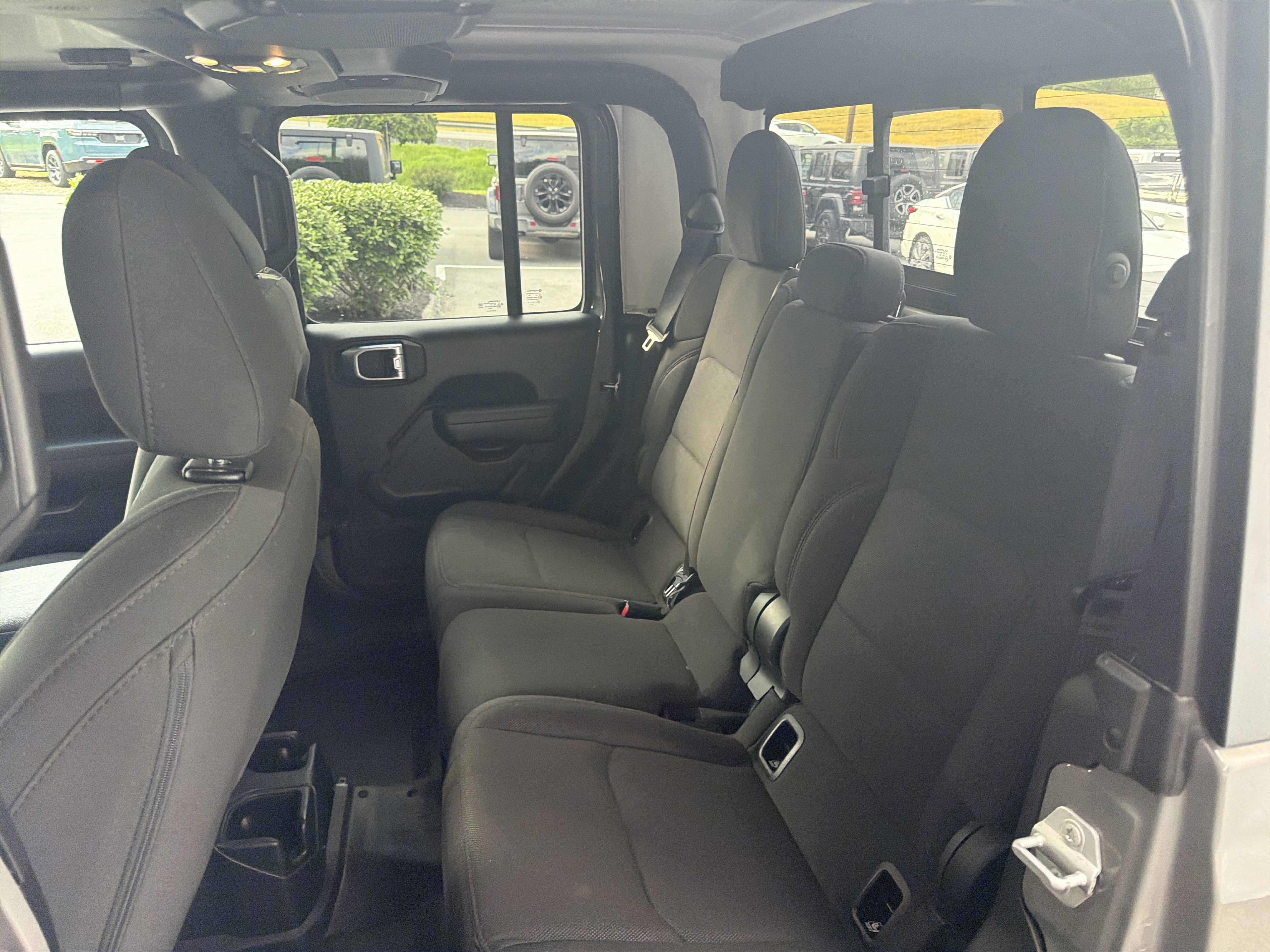 Used 2023 Jeep Gladiator Sport AWD/4WD image 13