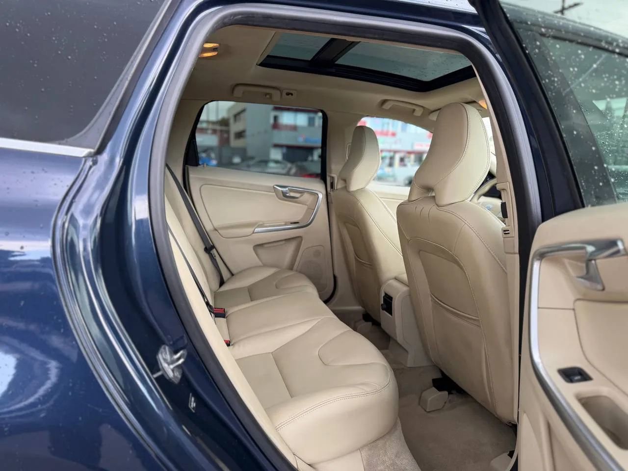 Used 2015 Volvo XC60 T5 AWD/4WD image 31