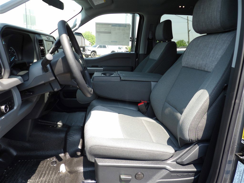 New 2025 Ford F350 XLT w/ FX4 Off-Road Package image 16