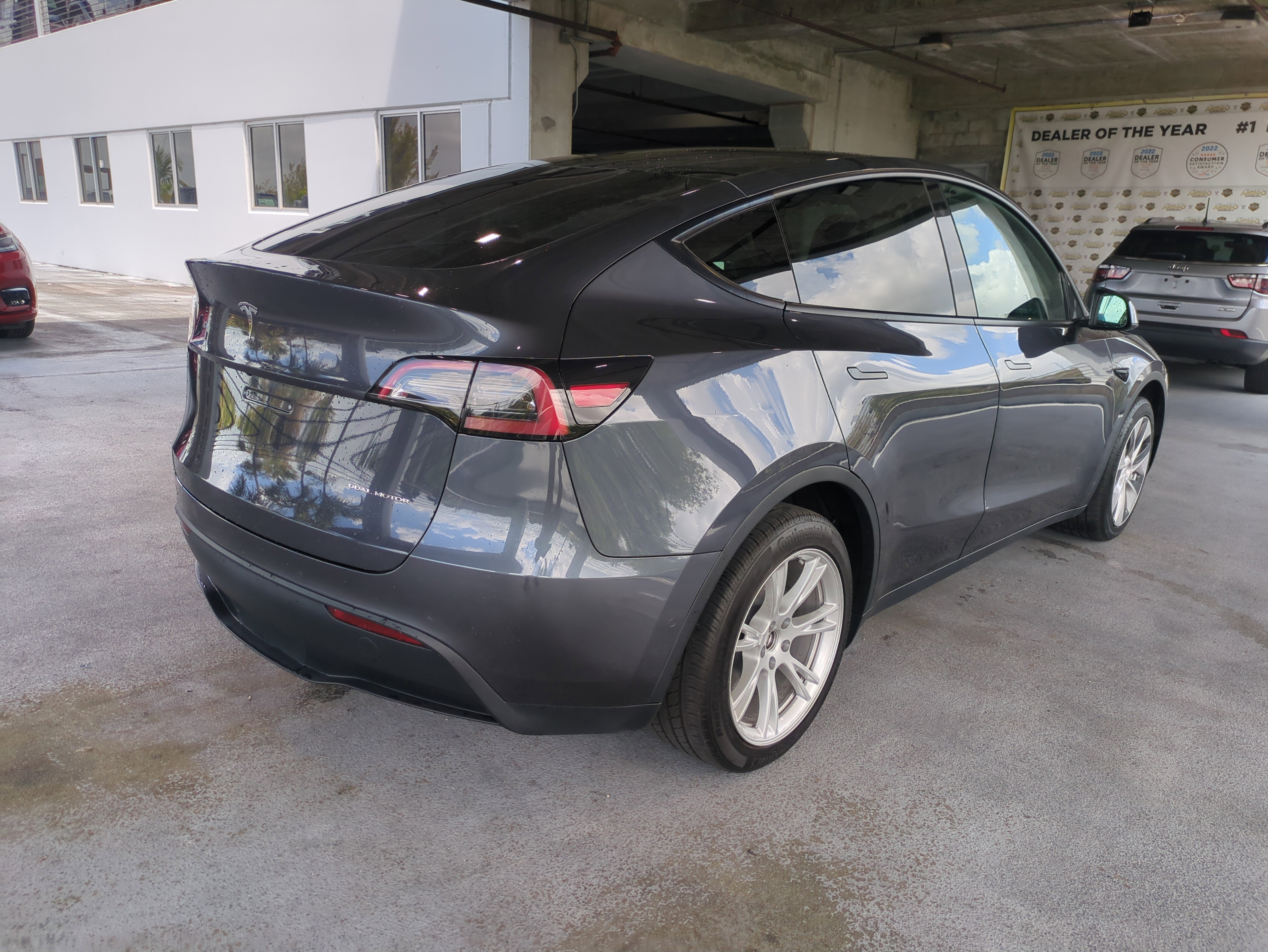 Used 2022 Tesla Model Y Long Range image 5