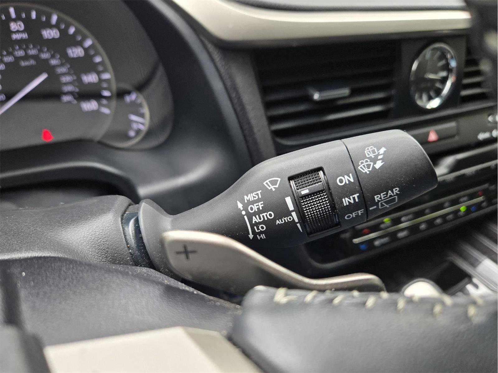 Used 2022 Lexus RX 450h AWD w/ Luxury Package image 19