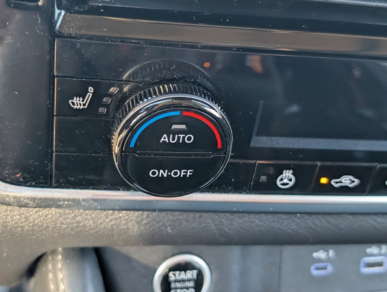 Certified 2023 Nissan Rogue SL FWD image 18