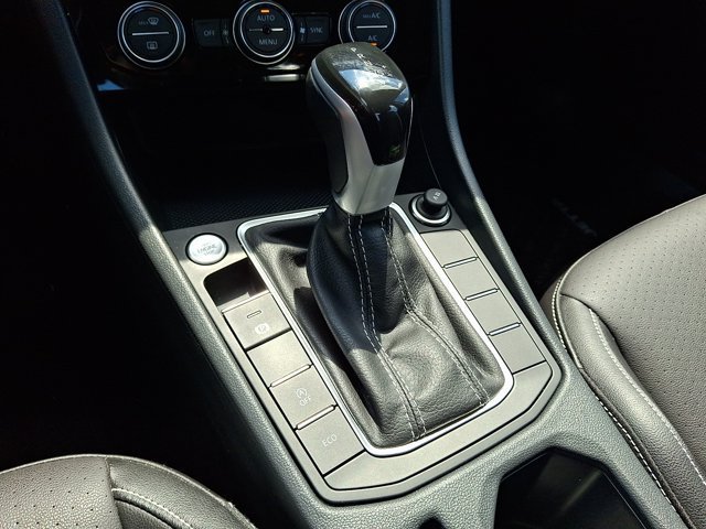 Certified 2023 Volkswagen Jetta SE FWD image 18