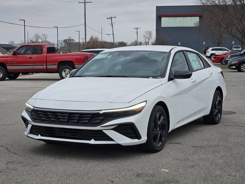 New 2026 Hyundai Elantra SEL FWD image 3