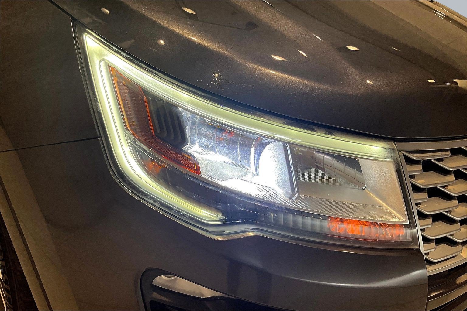 Used 2019 Ford Explorer Platinum AWD/4WD image 32