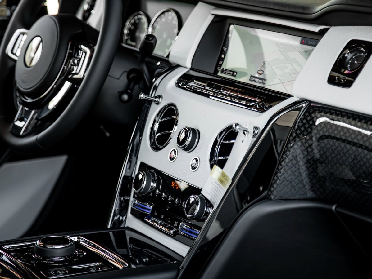 Used 2024 Rolls-Royce Cullinan Black Badge w/ Driver's Package image 16