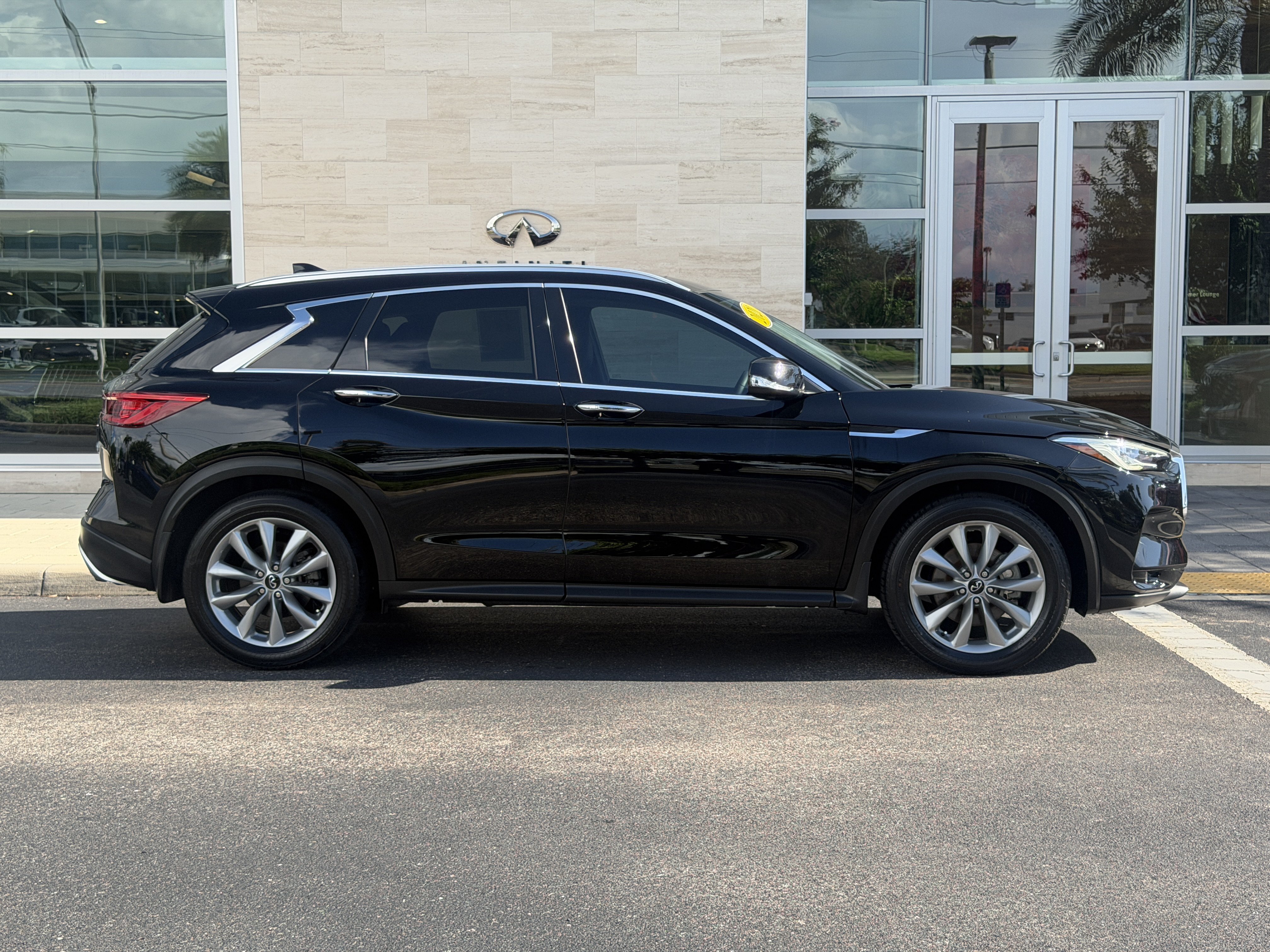 Certified 2021 INFINITI QX50 Essential FWD image 7