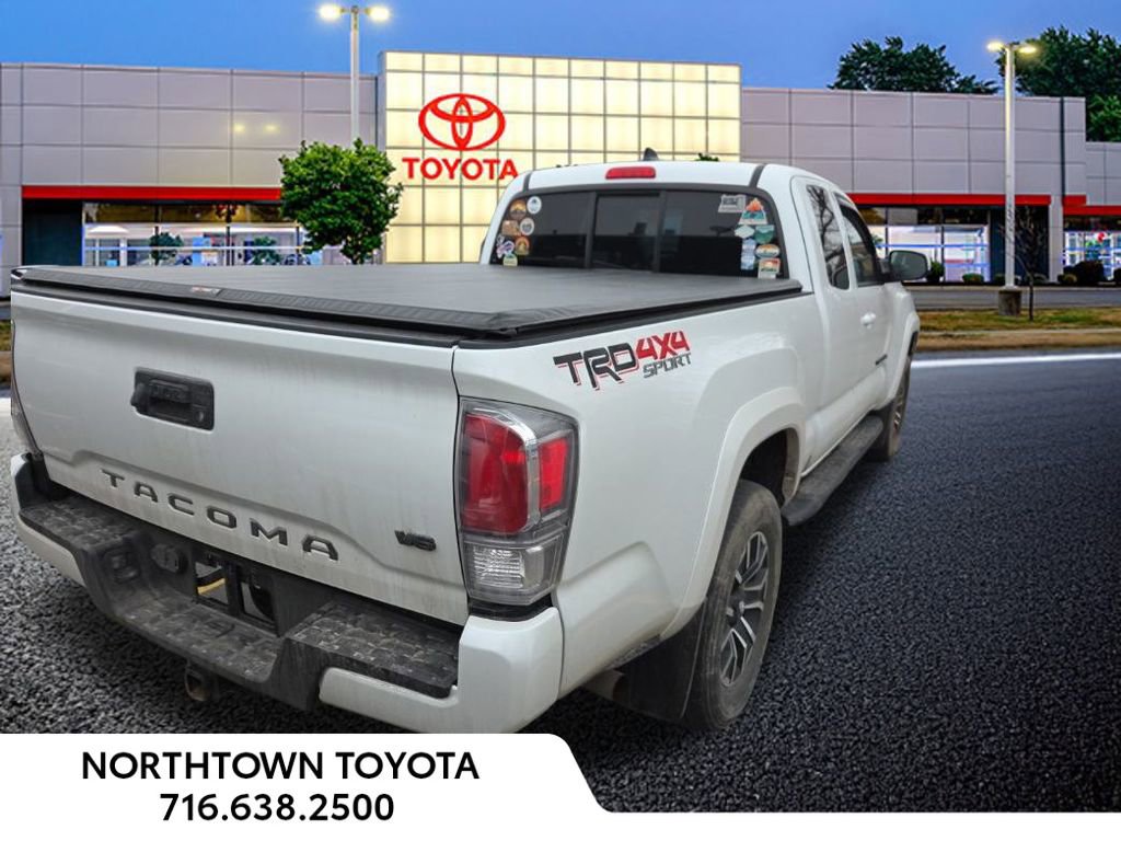 Used 2022 Toyota Tacoma TRD Sport image 6
