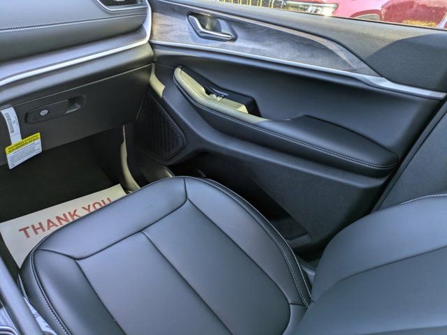 New 2025 Jeep Grand Cherokee Limited w/ Black Appearance Package image 15