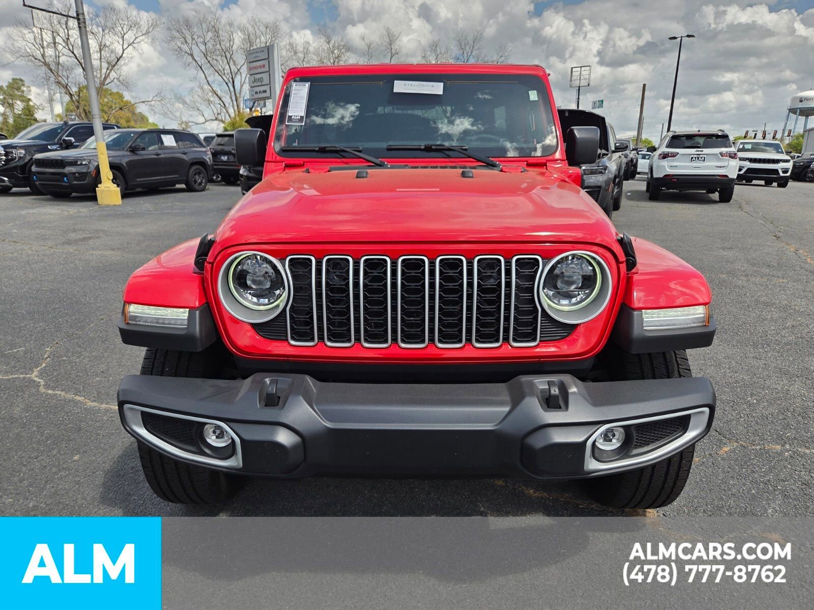 Used 2025 Jeep Wrangler Unlimited Sahara w/ Safety Group image 21