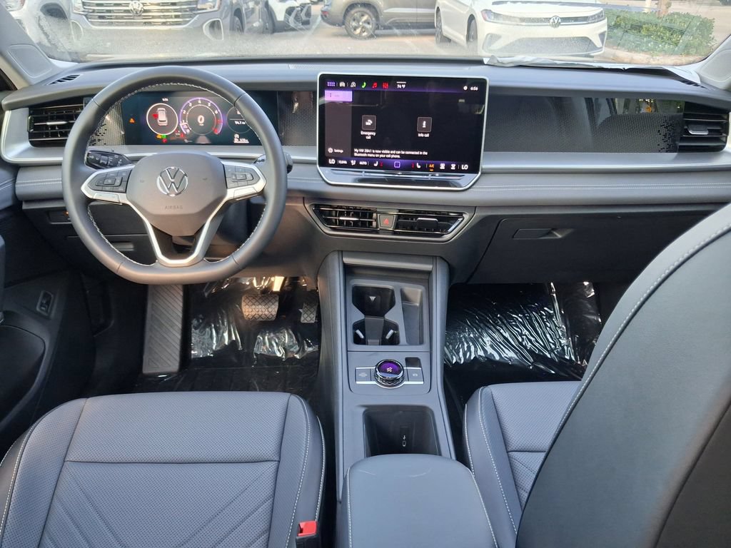 New 2026 Volkswagen Tiguan SE FWD image 6