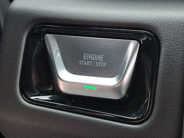 Used 2025 GMC Yukon XL AT4 AWD/4WD image 17