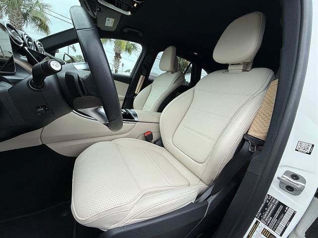 Used 2025 Mercedes-Benz GLC 300 image 10