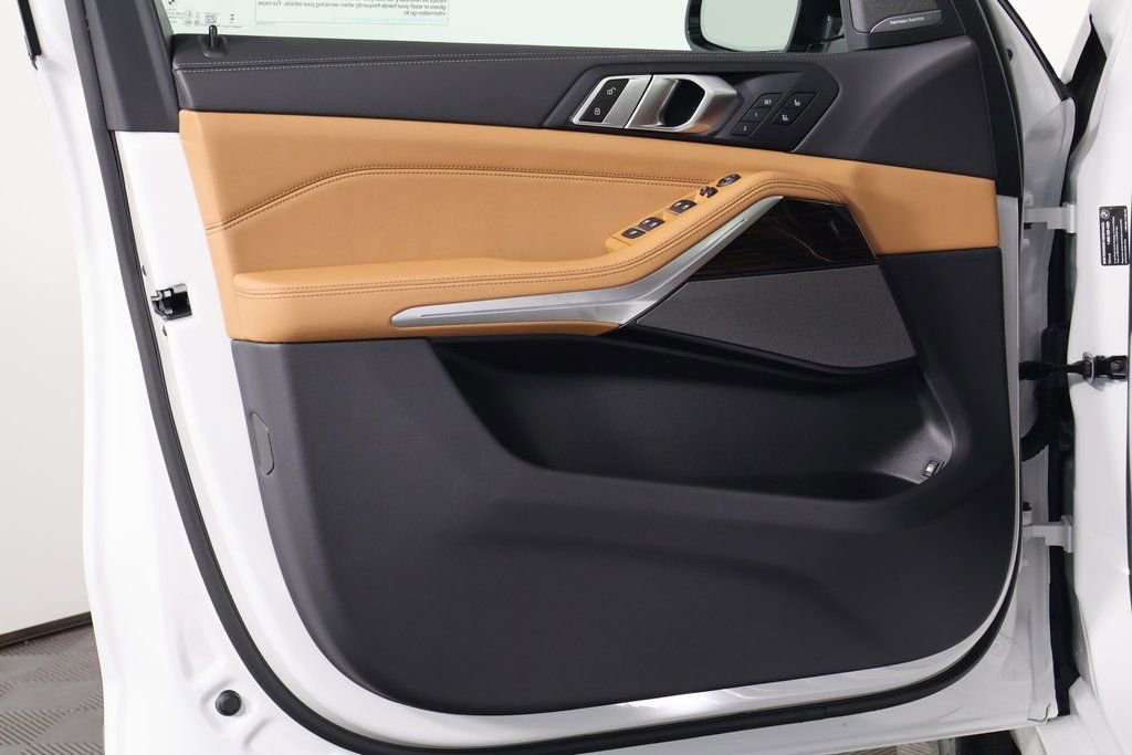 New 2026 BMW X5 xDrive50e w/ Executive Package image 7