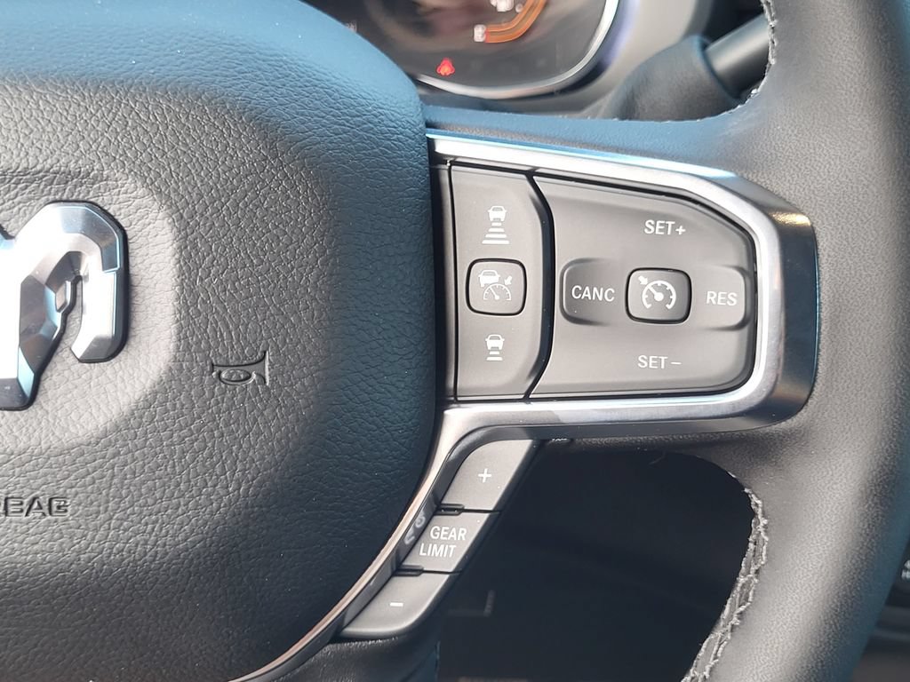 New 2026 RAM 2500 Laramie AWD/4WD image 19