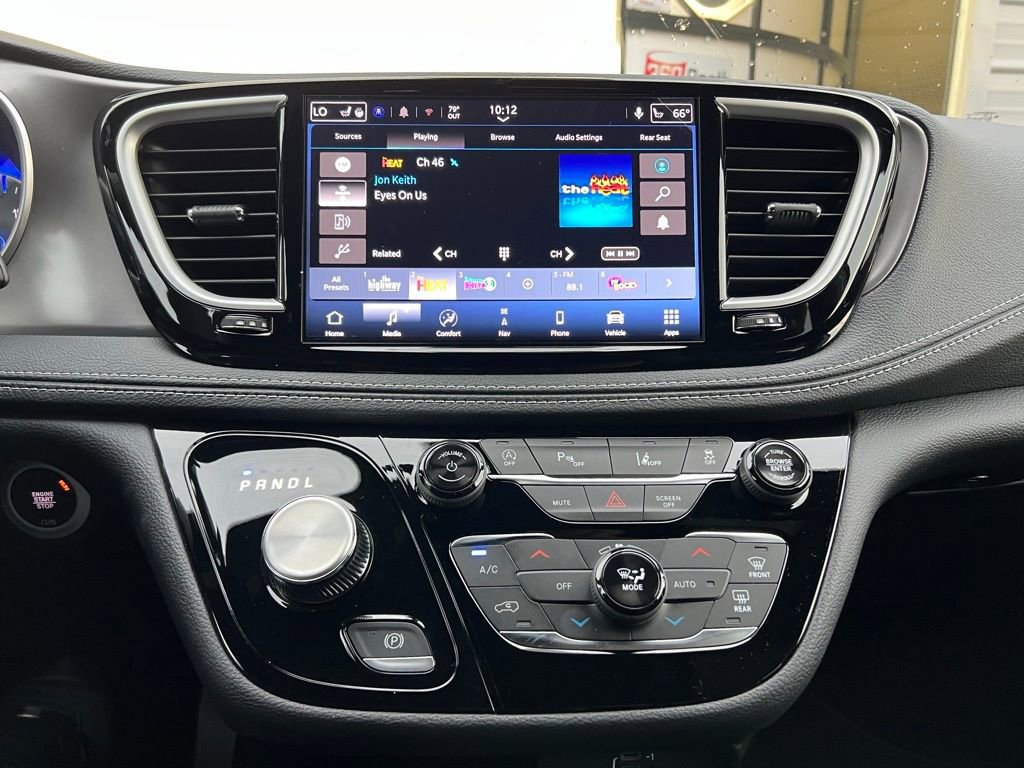 New 2026 Chrysler Pacifica Select image 16