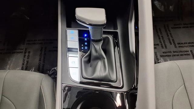 Used 2025 Hyundai Elantra SEL image 33