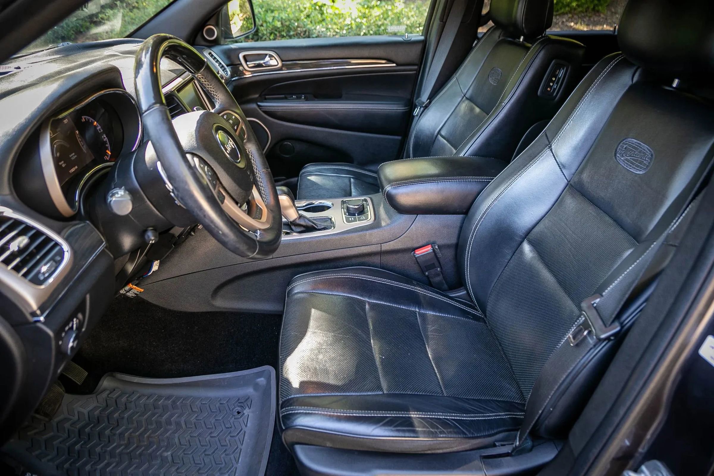 Used 2017 Jeep Grand Cherokee Overland image 27