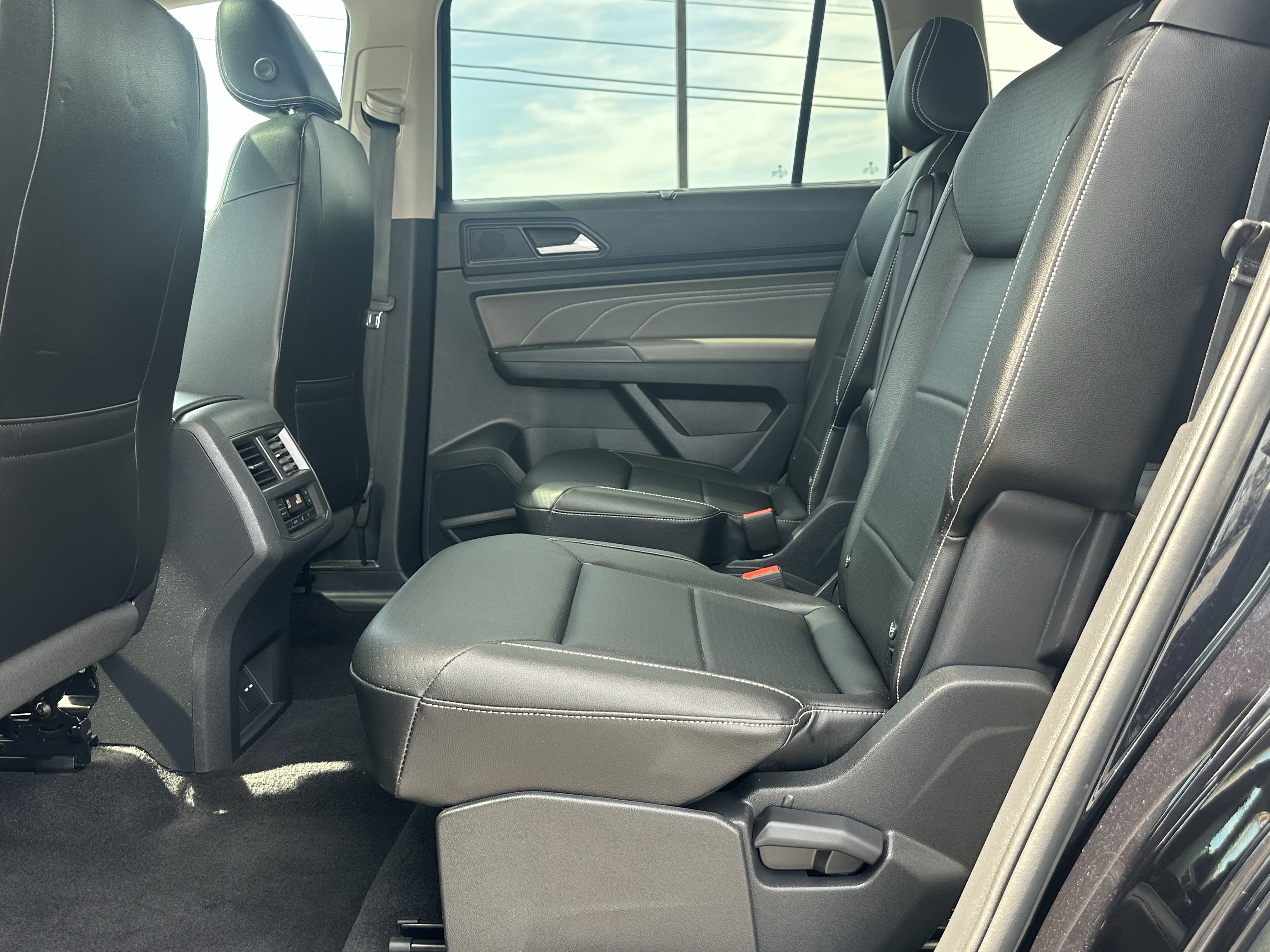 Used 2022 Volkswagen Atlas SEL R-Line AWD/4WD image 19