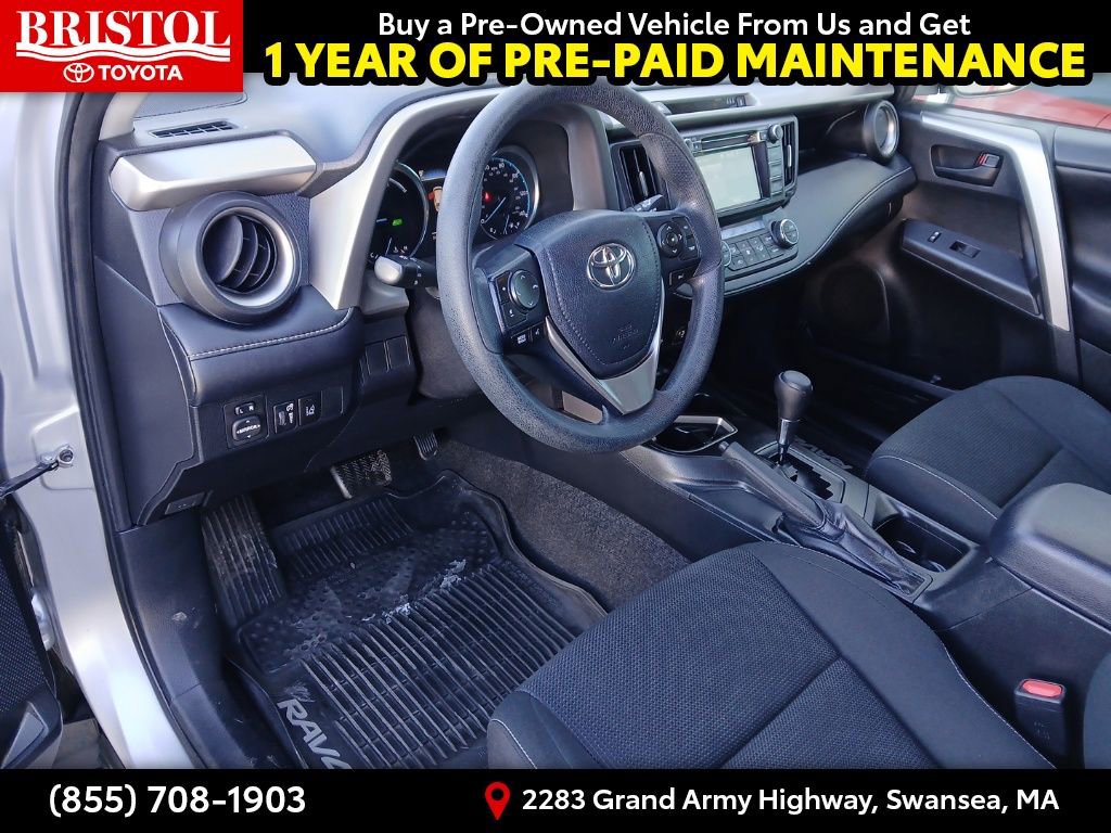 Used 2018 Toyota RAV4 LE image 13