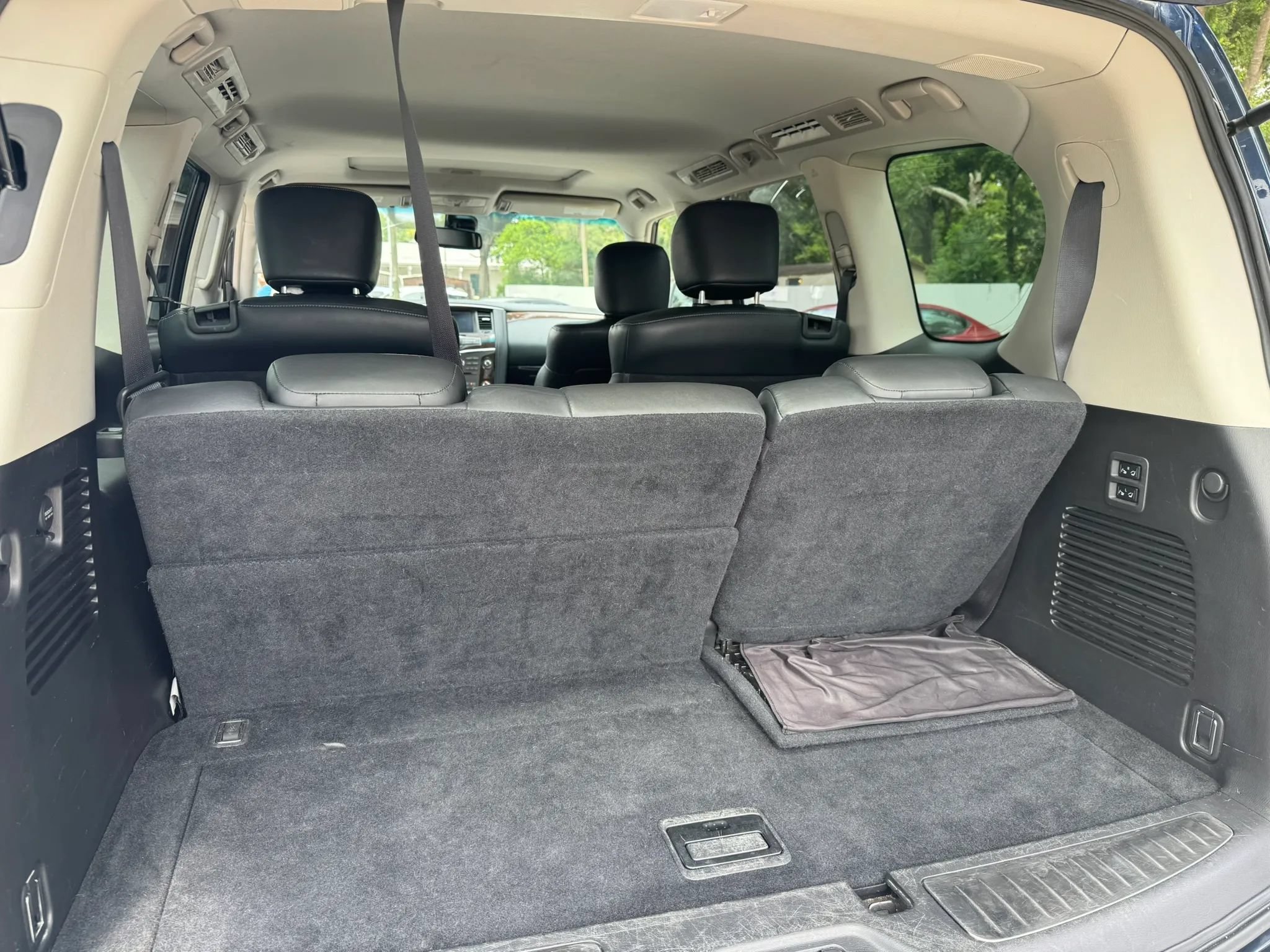 Used 2017 INFINITI QX80 2WD image 6