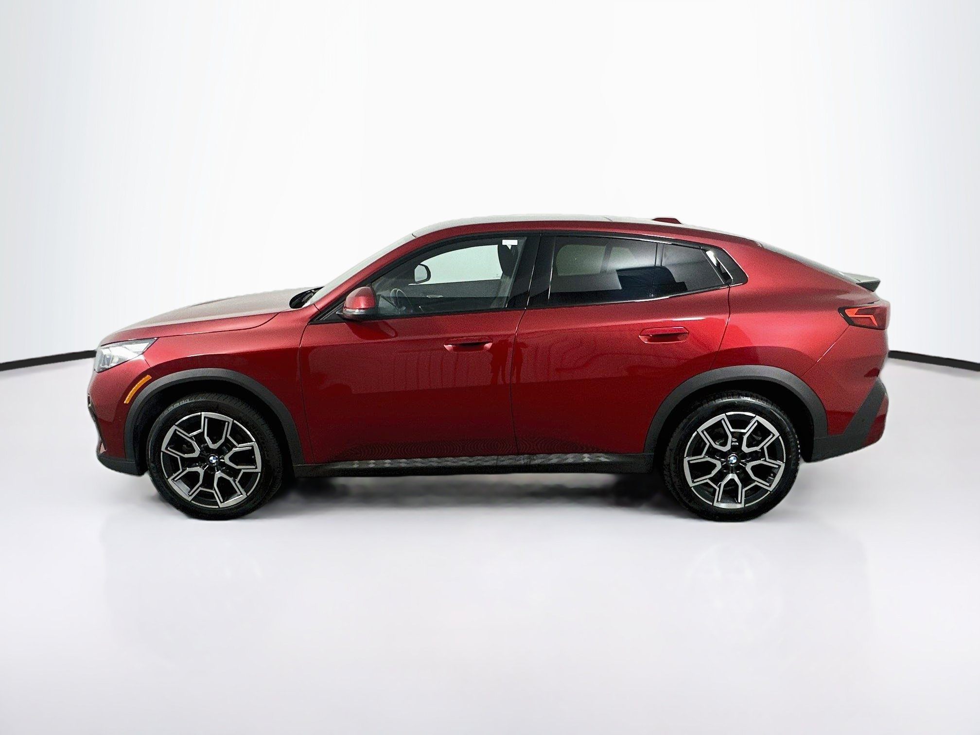 Used 2026 BMW X2 xDrive28i AWD/4WD image 4