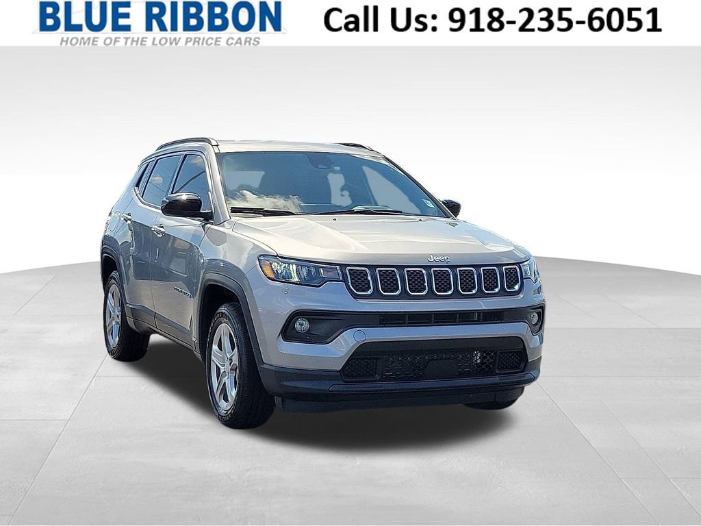 Used 2024 Jeep Compass Latitude image 1