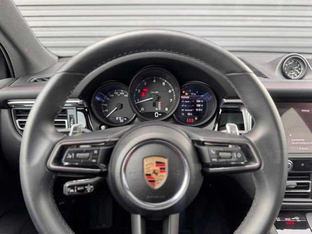 Certified 2025 Porsche Macan AWD/4WD image 20