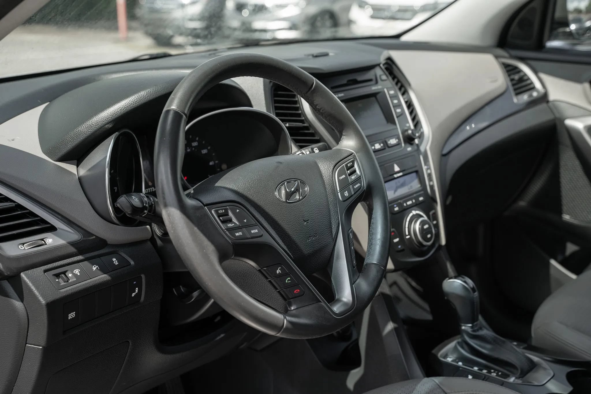 Used 2014 Hyundai Santa Fe Sport w/ Premium Equipment Package 03 FWD image 16
