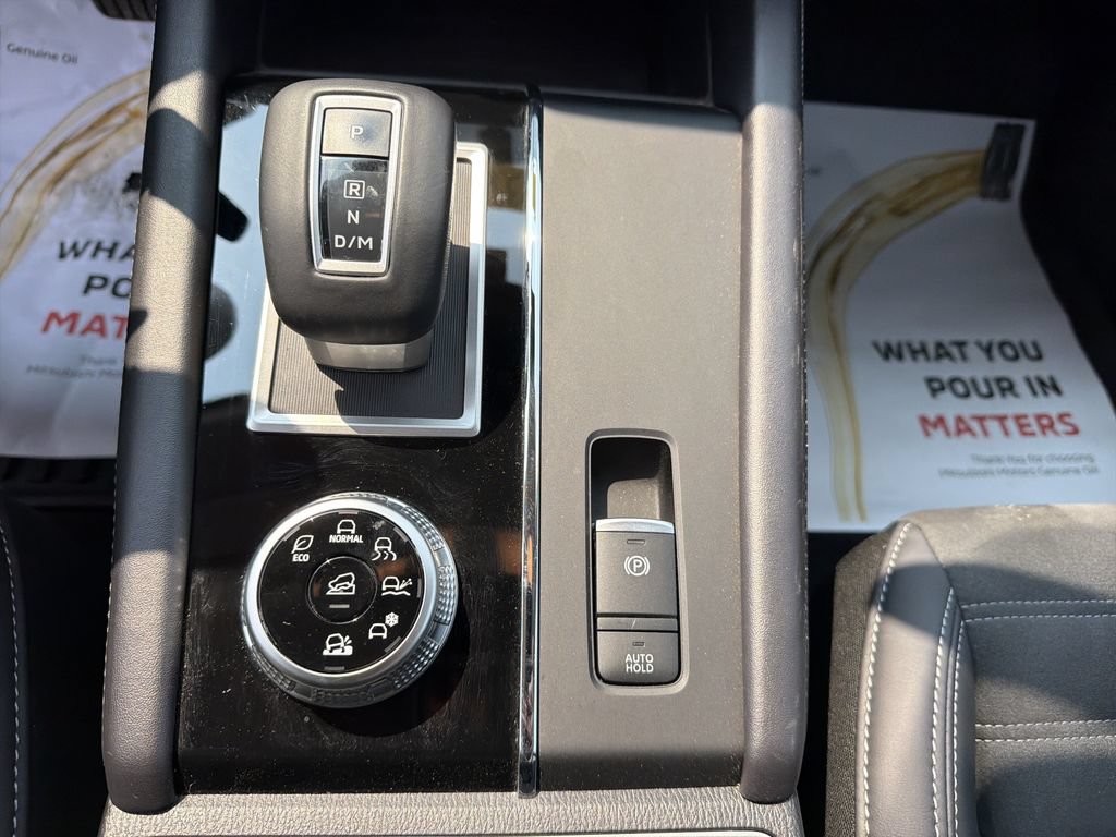 Used 2024 Mitsubishi Outlander SE AWD/4WD image 24