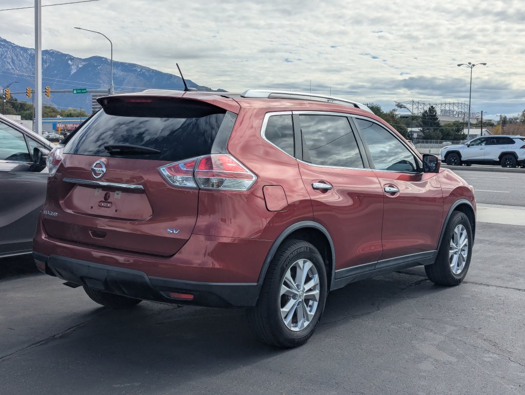 Used 2016 Nissan Rogue SV w/ SV Premium Package FWD image 4