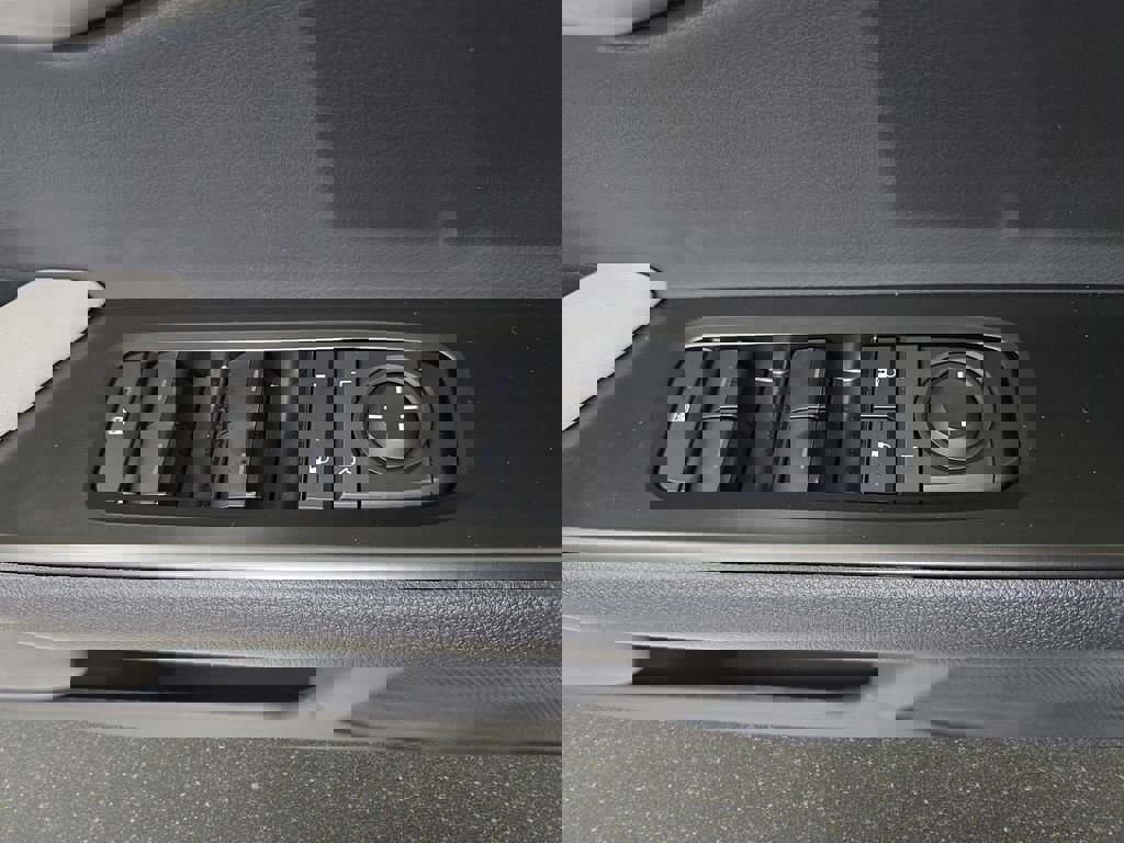 New 2025 Lexus UX 300h 300h Premium image 28