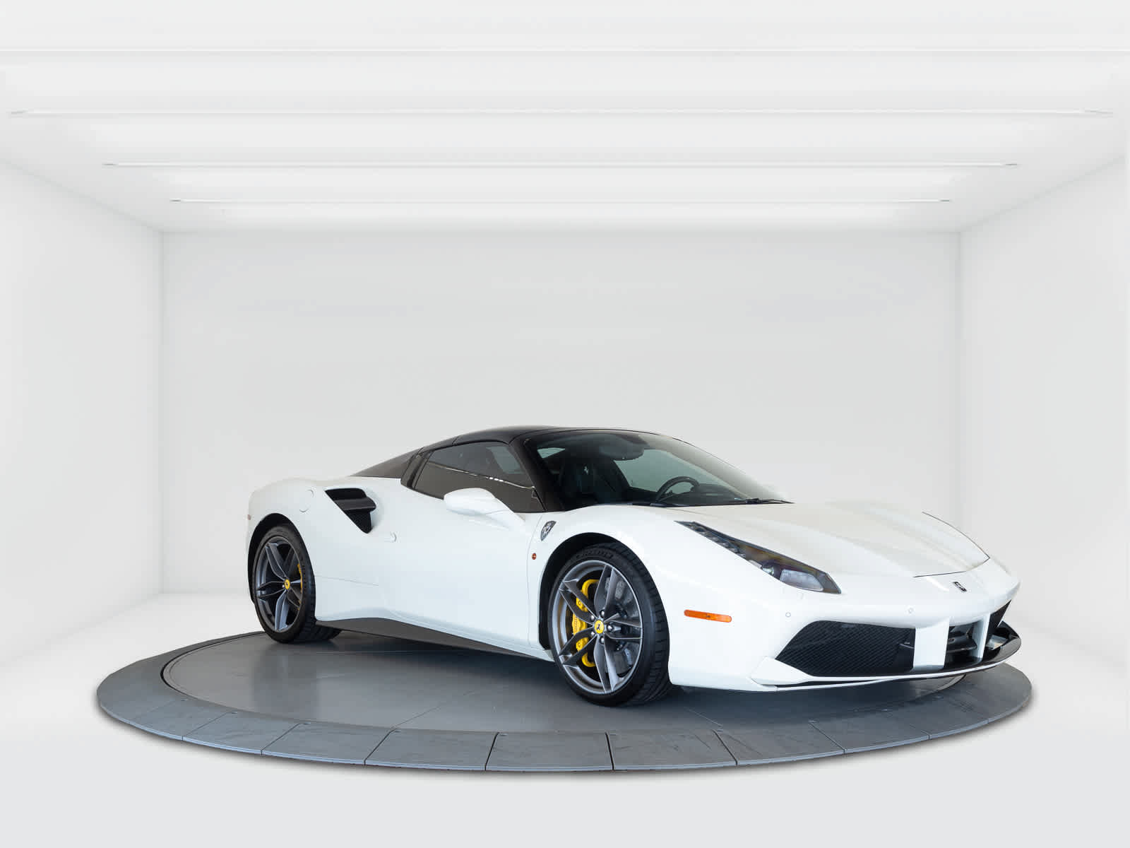 Used 2018 Ferrari 488 Spider RWD image 7