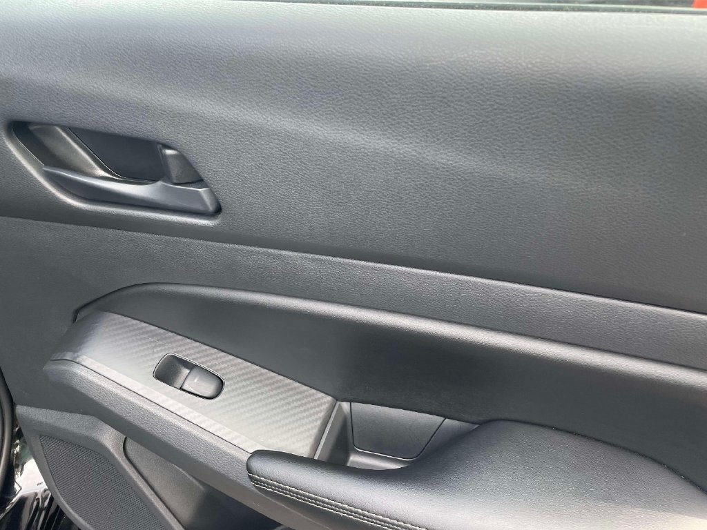 Used 2025 Nissan Altima 2.5 SV FWD image 11