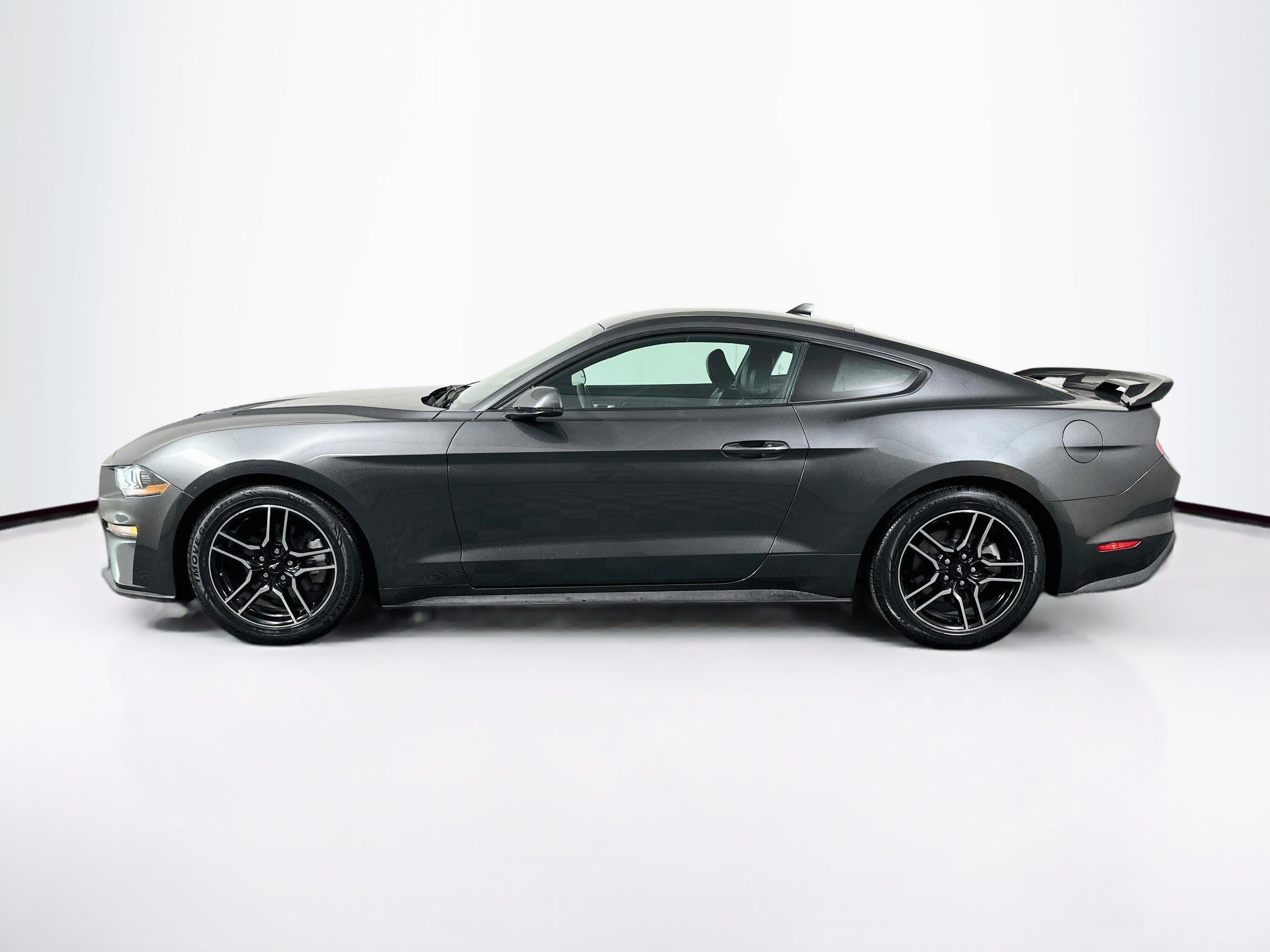 Used 2020 Ford Mustang Premium RWD image 4