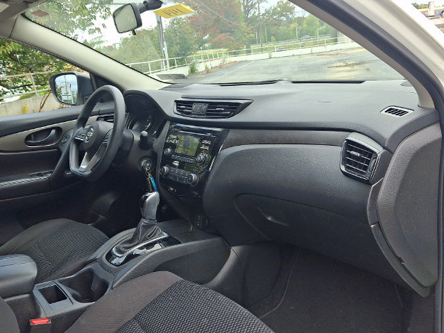 Used 2017 Nissan Rogue Sport S AWD/4WD image 38