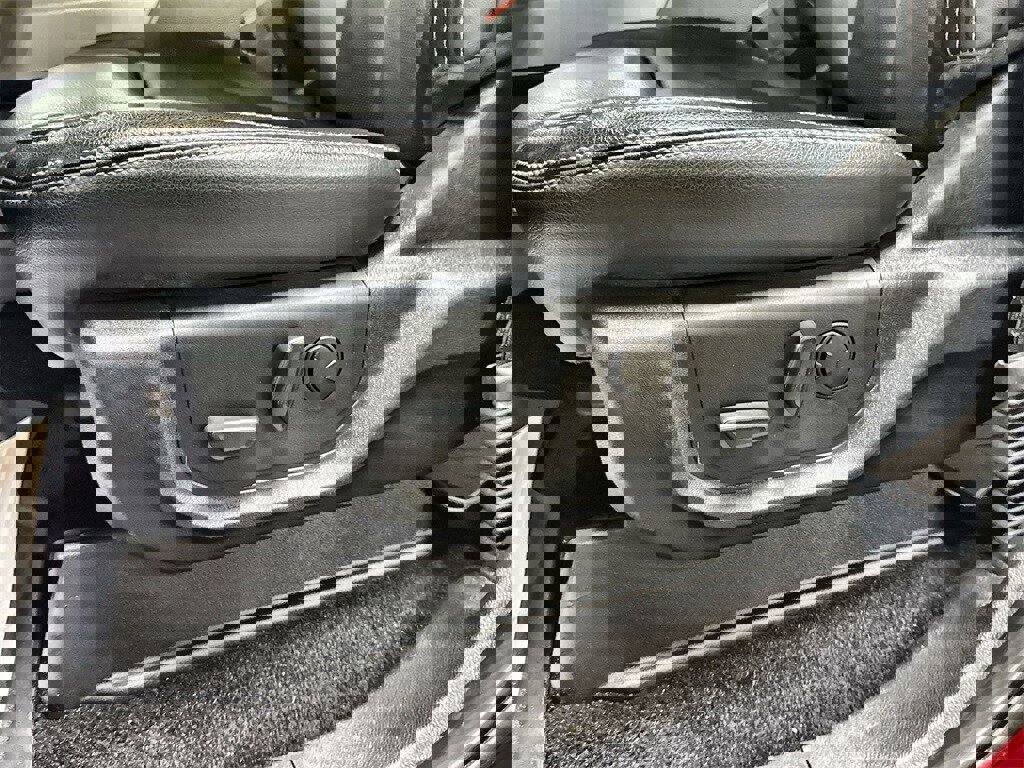 Used 2020 Ford F150 Lariat image 13