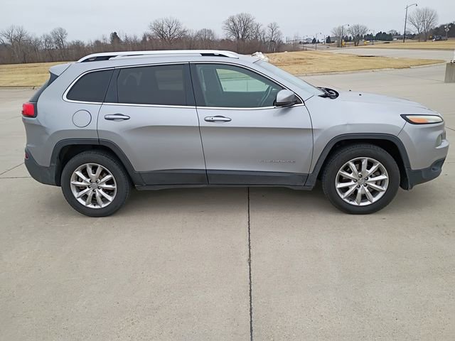 Used 2015 Jeep Cherokee Limited image 4