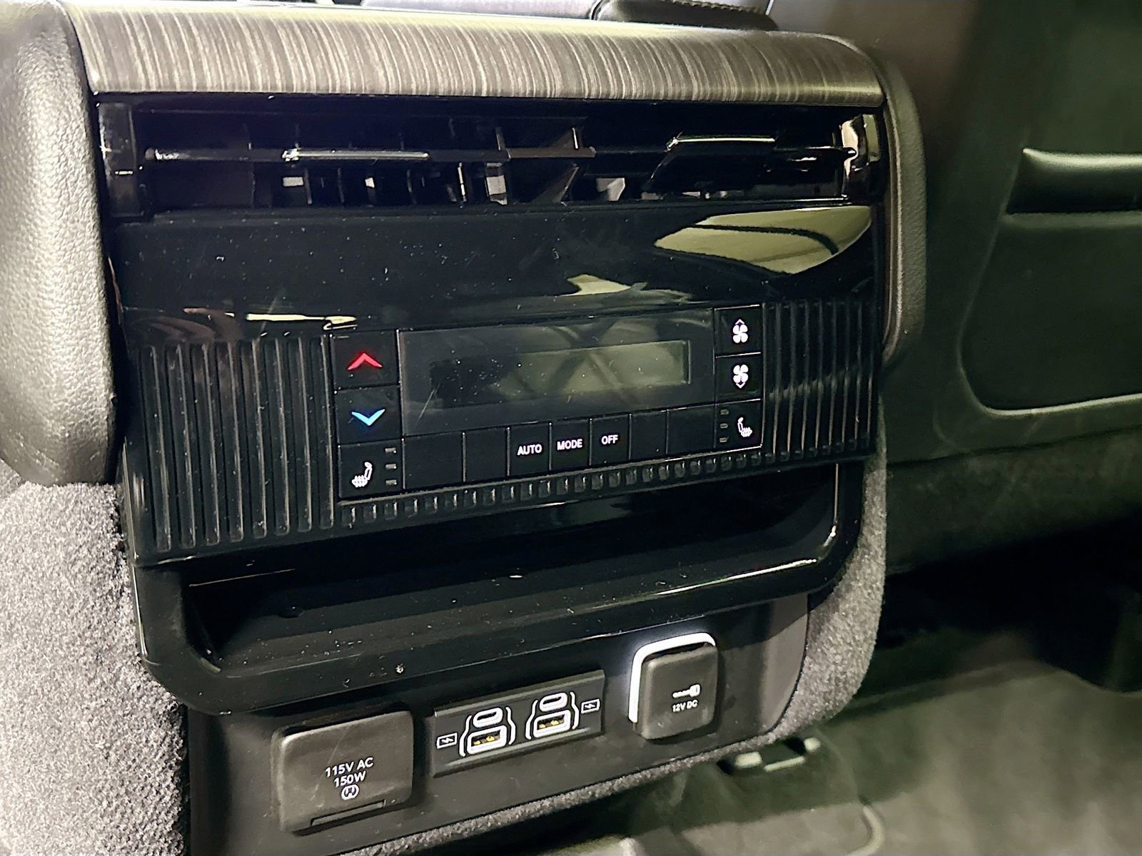 Used 2024 Jeep Wagoneer Series II image 28