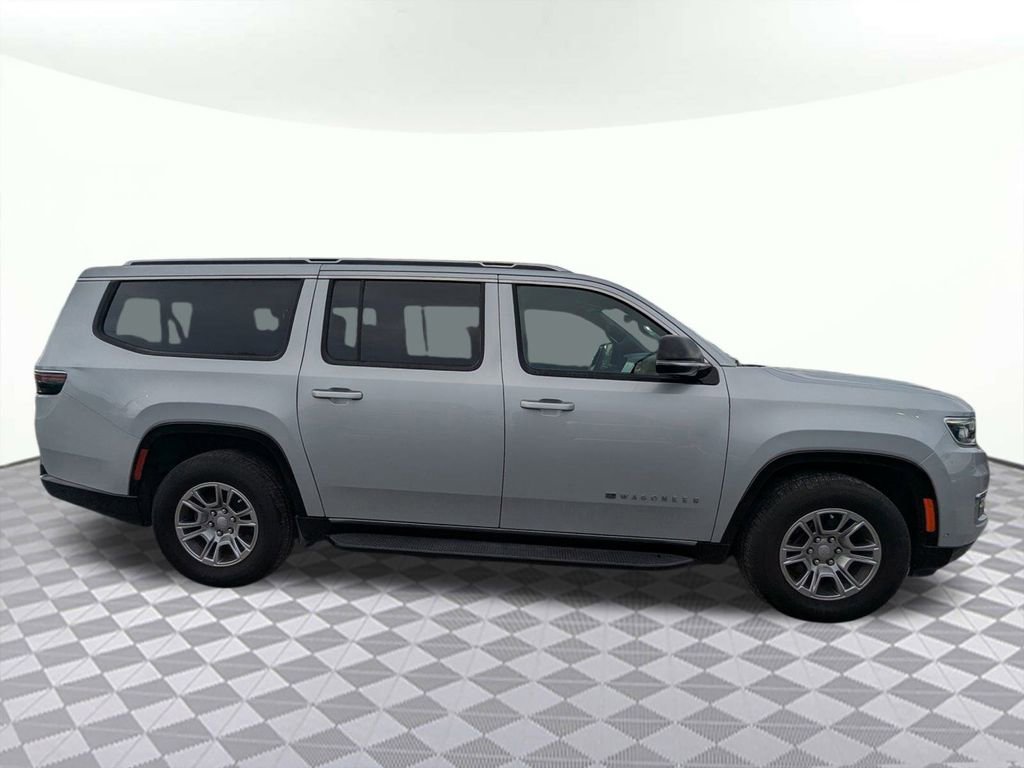 Used 2024 Jeep Wagoneer L 4WD image 2