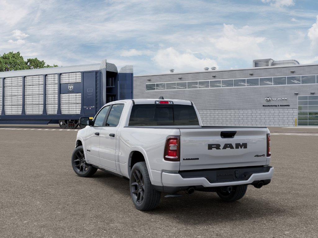 New 2027 RAM 1500 Laramie AWD/4WD image 3