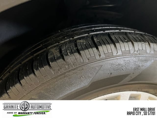 Used 2024 Ford Explorer XLT AWD/4WD image 28