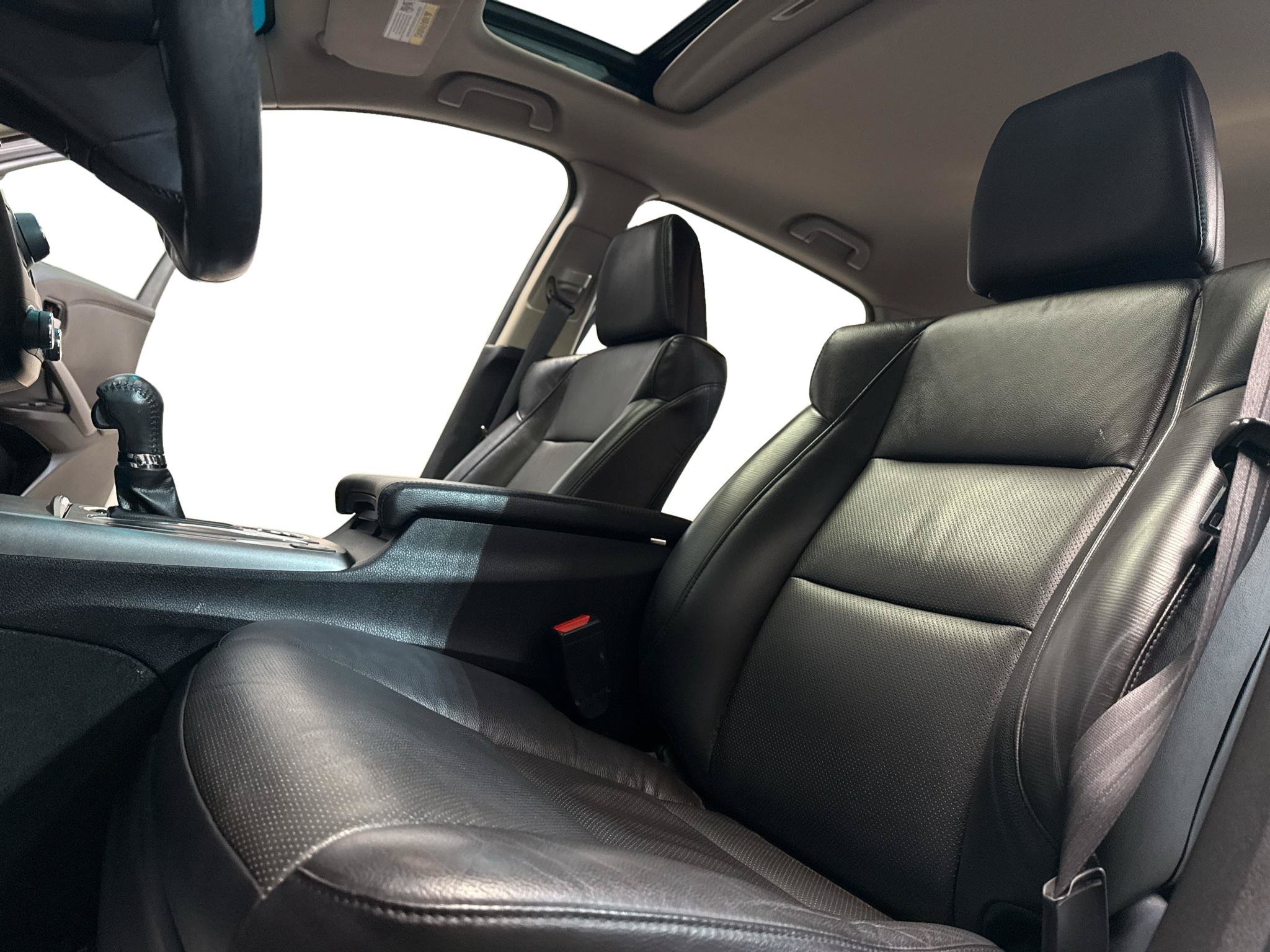 Used 2015 Acura RDX AWD image 16