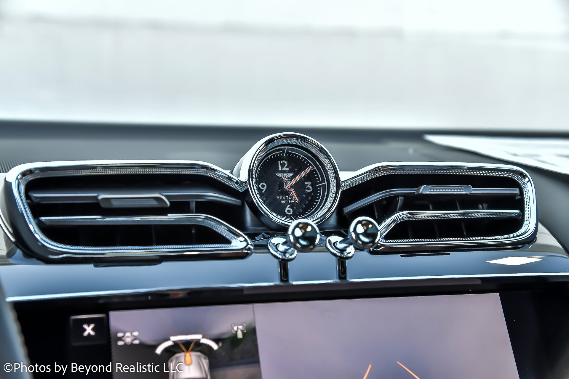 Used 2024 Bentley Bentayga Extended Wheelbase image 39