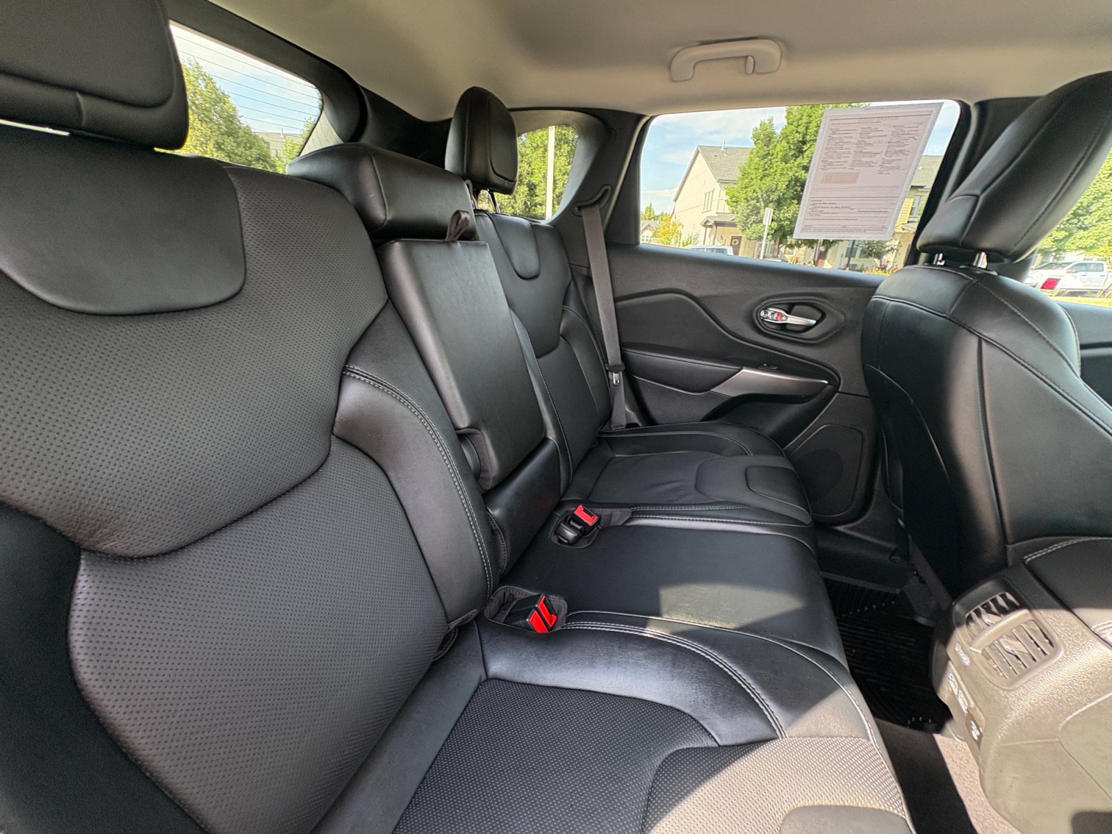Used 2022 Jeep Cherokee Latitude Lux AWD/4WD image 18