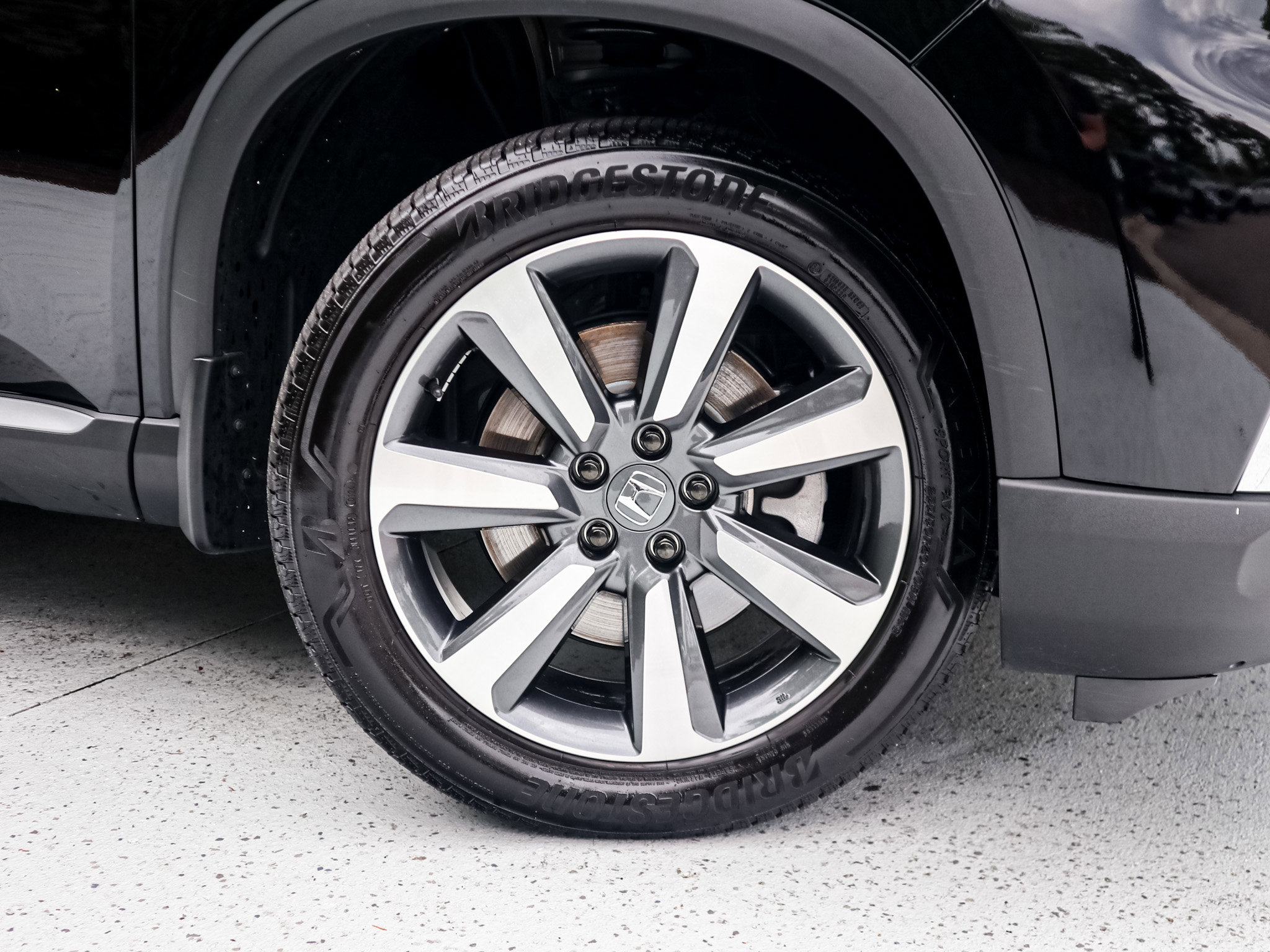 Used 2025 Honda Pilot Touring image 13