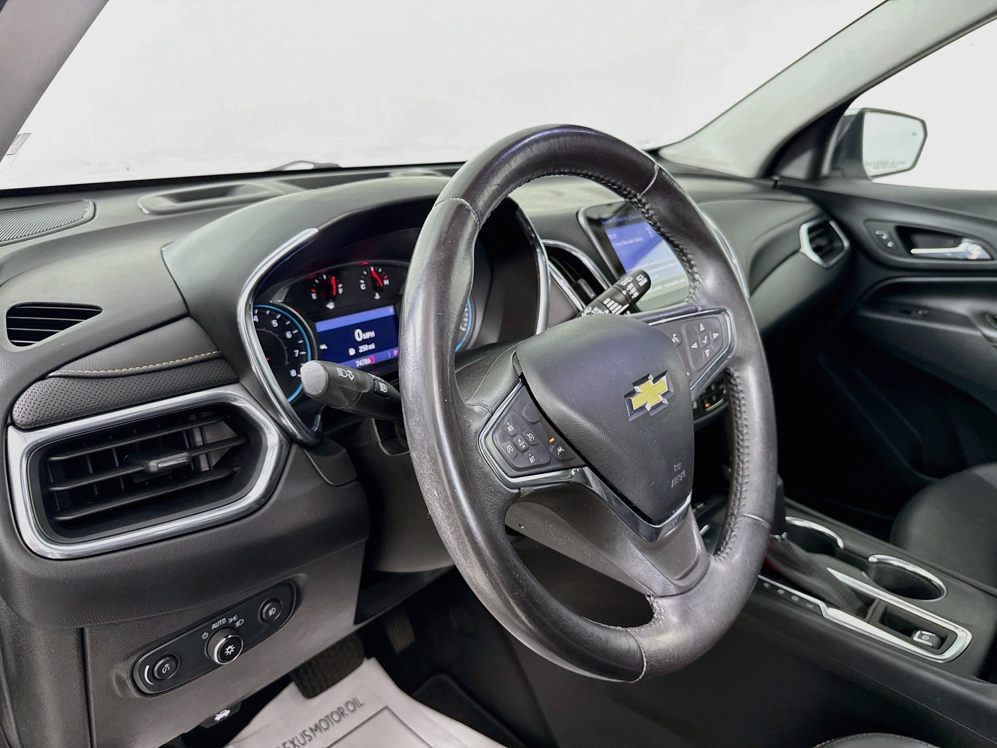 Used 2021 Chevrolet Equinox Premier FWD image 9