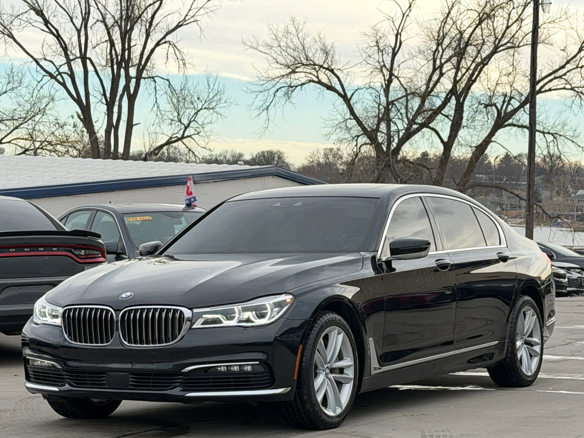 Used 2018 BMW 750i xDrive AWD/4WD image 1