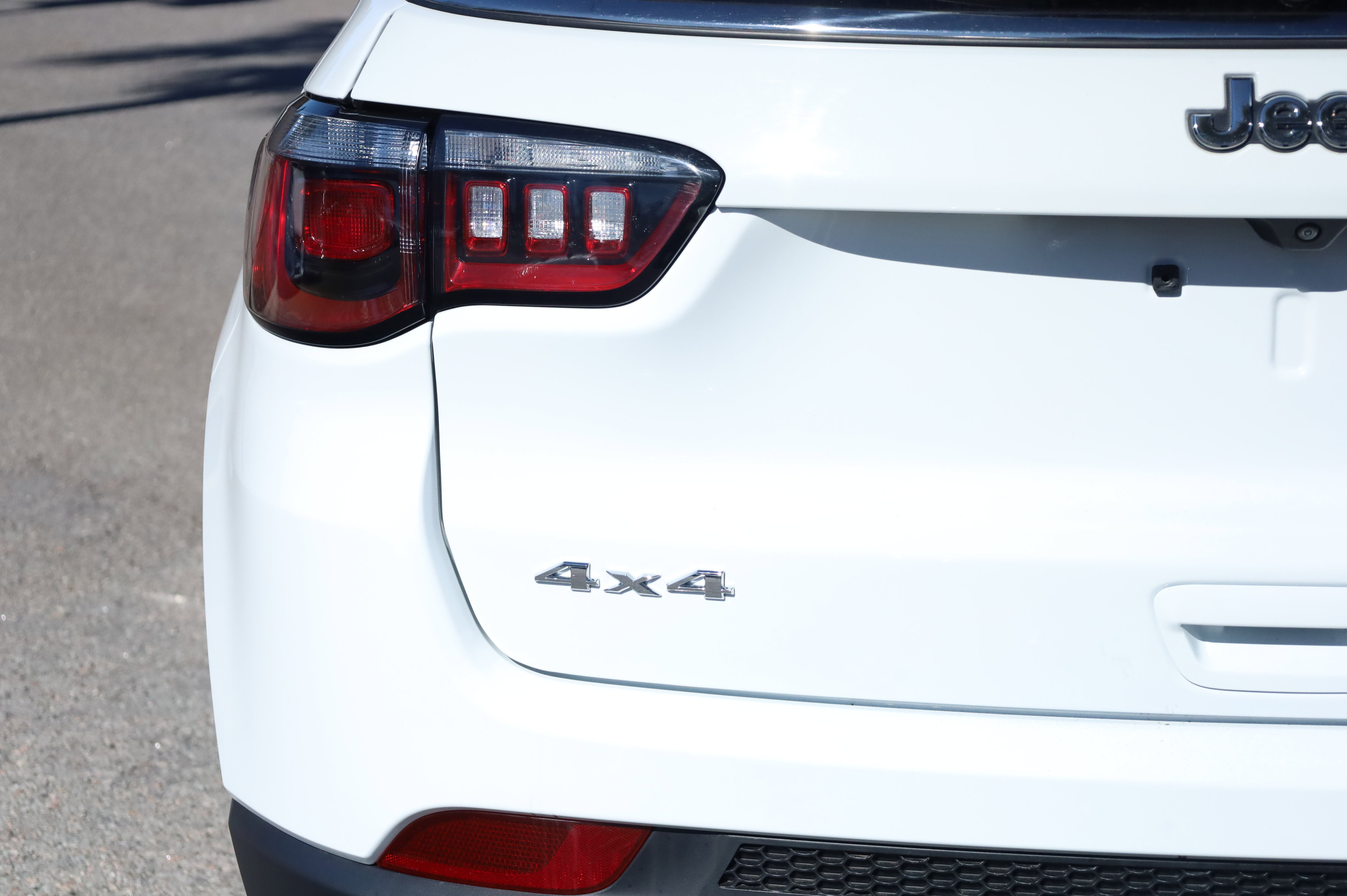 Used 2022 Jeep Compass Latitude w/ Sun and Sound Group image 22