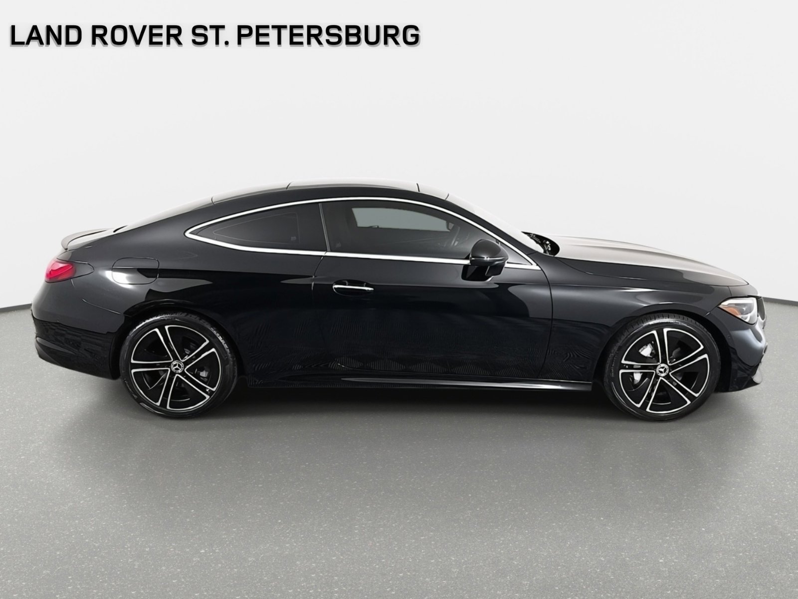 Used 2025 Mercedes-Benz CLE 300 4MATIC Coupe image 5